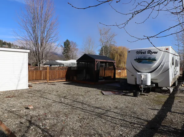 13 Marina Way, Columbia Shuswap, BC V0E 1M4