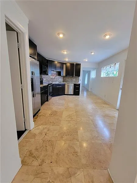 4 bed, 3.0 bath, 1808 sqft, $3,950 — Photo 4