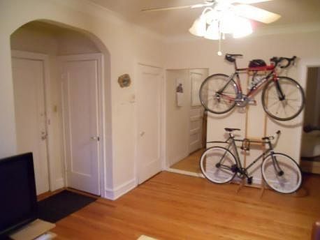 2nd image of 4873 N Hermitage Ave APT 3N