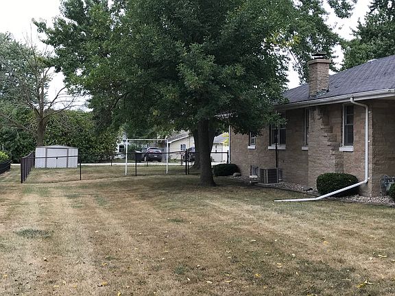 3rd image of 212 N Hartwell St
