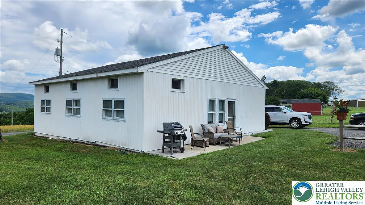 1 bed, 1.0 bath, 1330 sqft, $1,600 — Photo 4
