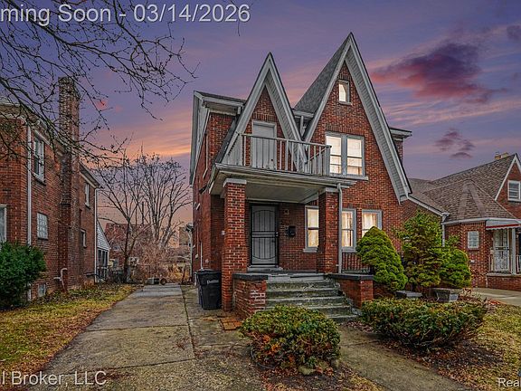 2nd image of 15357 Rutherford St