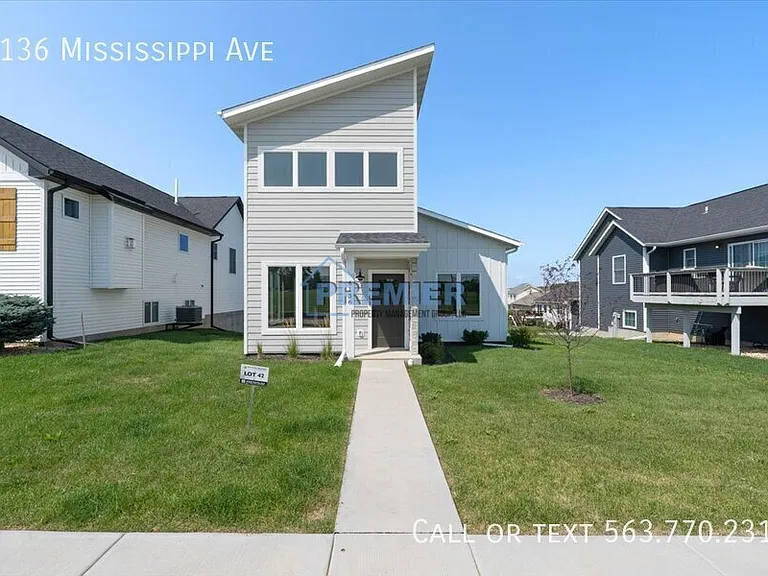 6136 Mississippi Ave — Photo 1