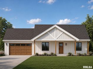903 Miller Ln, Gridley, IL 61744