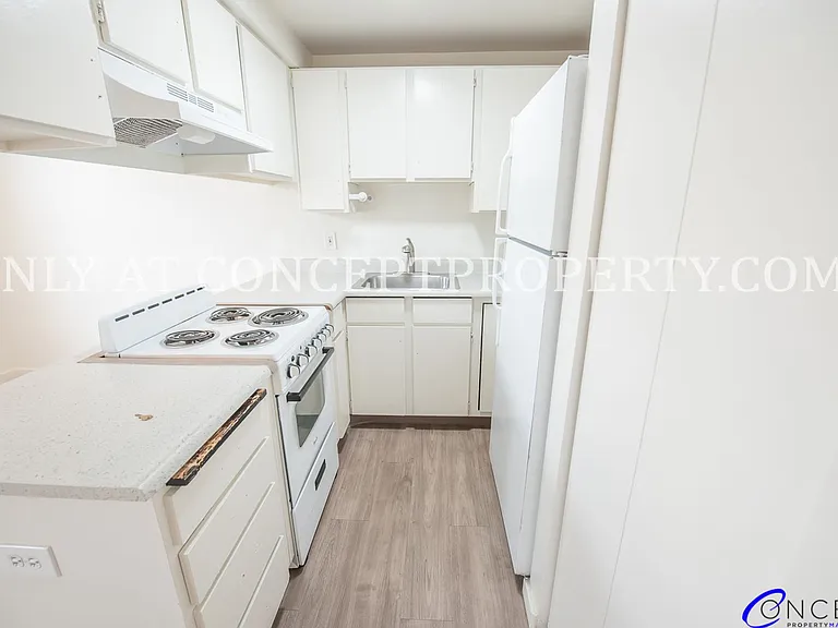 223 E 3rd Ave — Photo 65