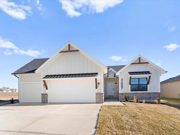 2607 SW Firefly Ln, Lees Summit, MO 64082