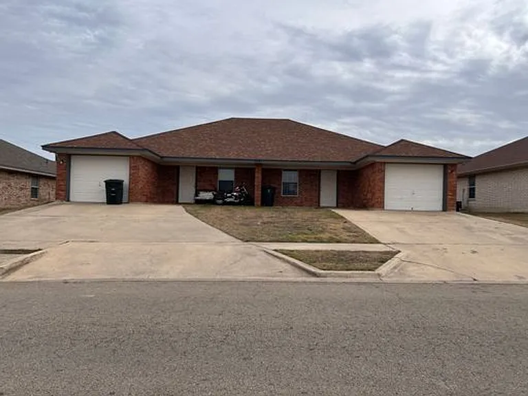 3802 Pecos Ct — Photo 1