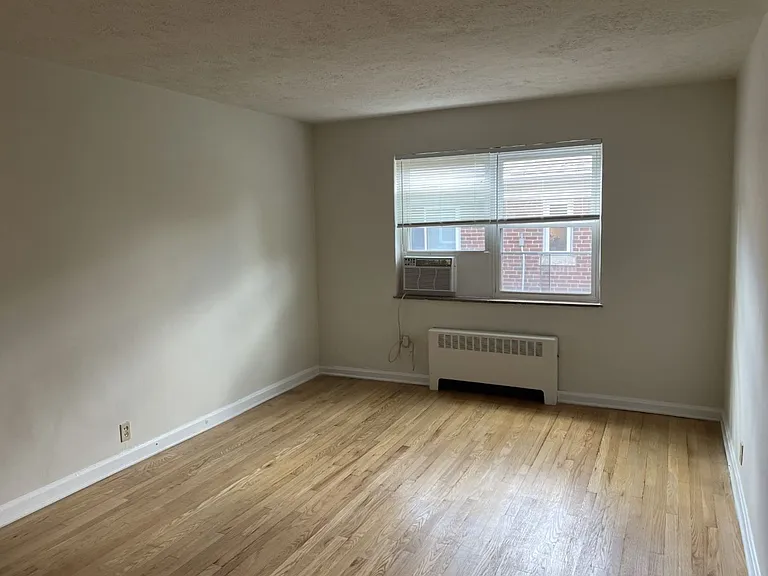 3834 Hyde Park — Photo 13
