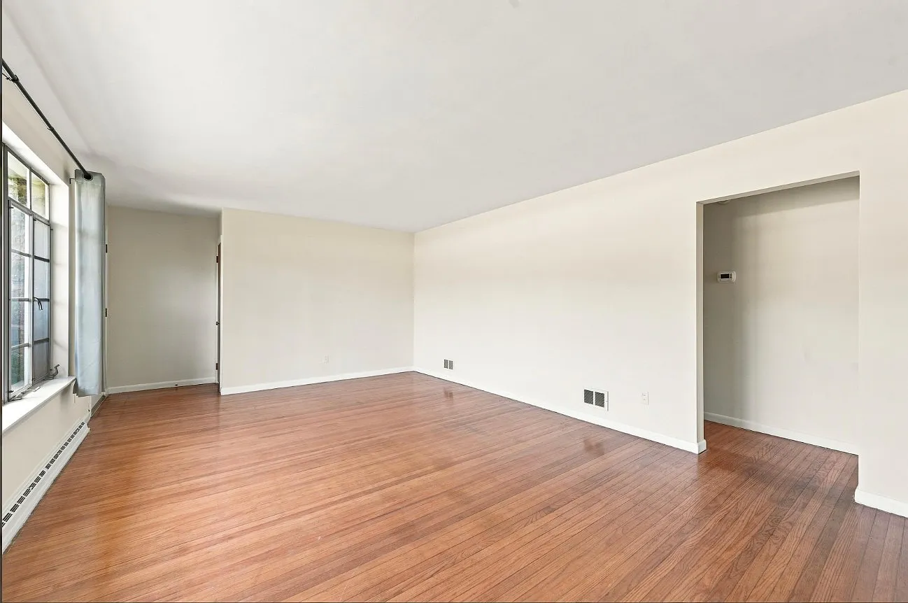 5 bed, 2.5 bath, 1600 sqft, $3,500 — Photo 4