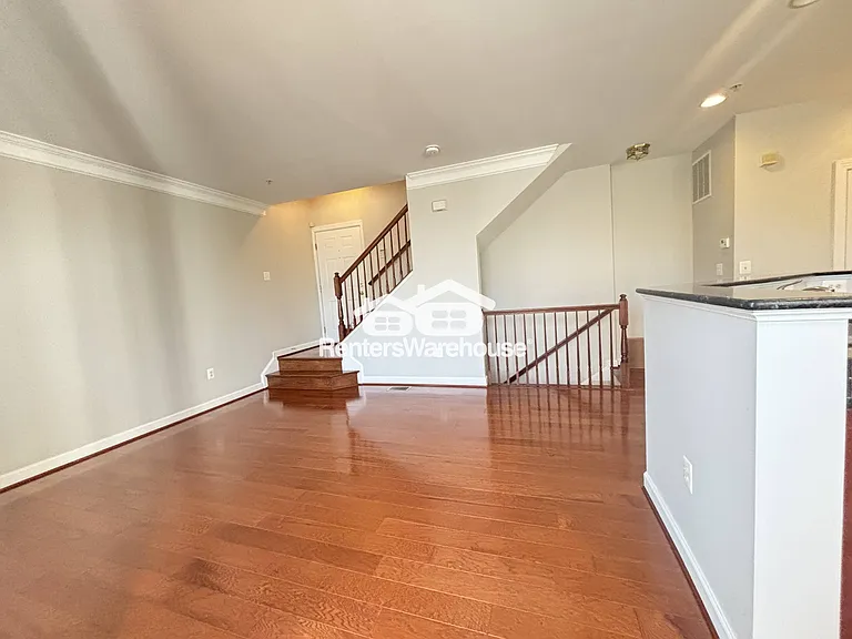 3511 Carriage Walk Ln — Photo 2