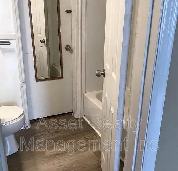 2315 Greenfield Ln — Photo 12