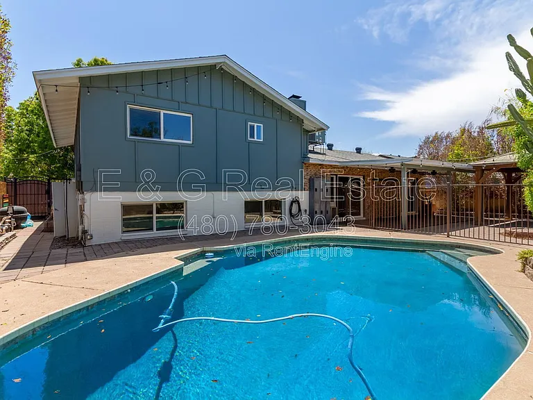 1640 E La Jolla Dr — Photo 3