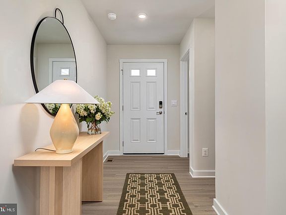 3rd image of 434 Thorton Ave