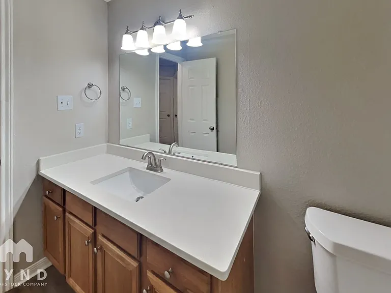 598 Orangewood Dr — Photo 15