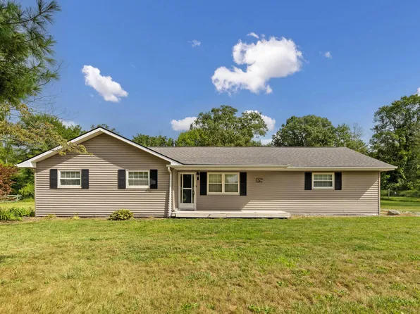 5796 Beecher Rd, Granville, OH 43023