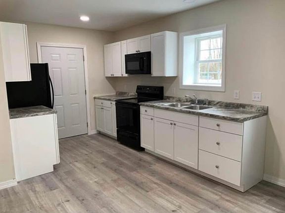 2nd image of 376 Lisbon St #1