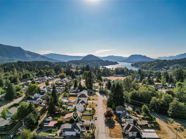 40 Hemlock St, Lake Cowichan, BC V0R 2G0