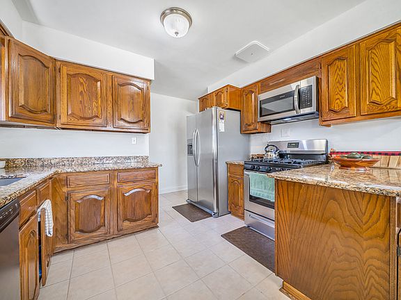 5th image of 18026 Oakley Ave