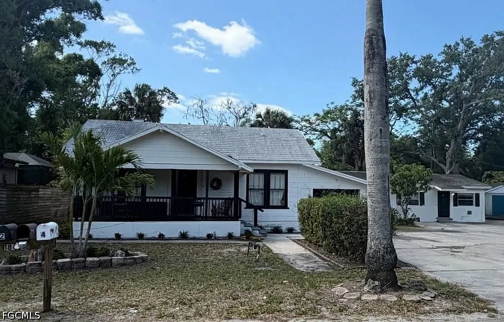 2 bed, 1.0 bath, 740 sqft, $1,100 — Photo 1