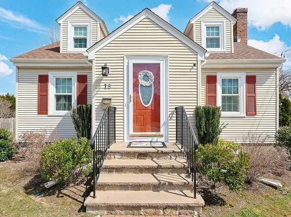 18 Circle Dr, Framingham, MA 01702