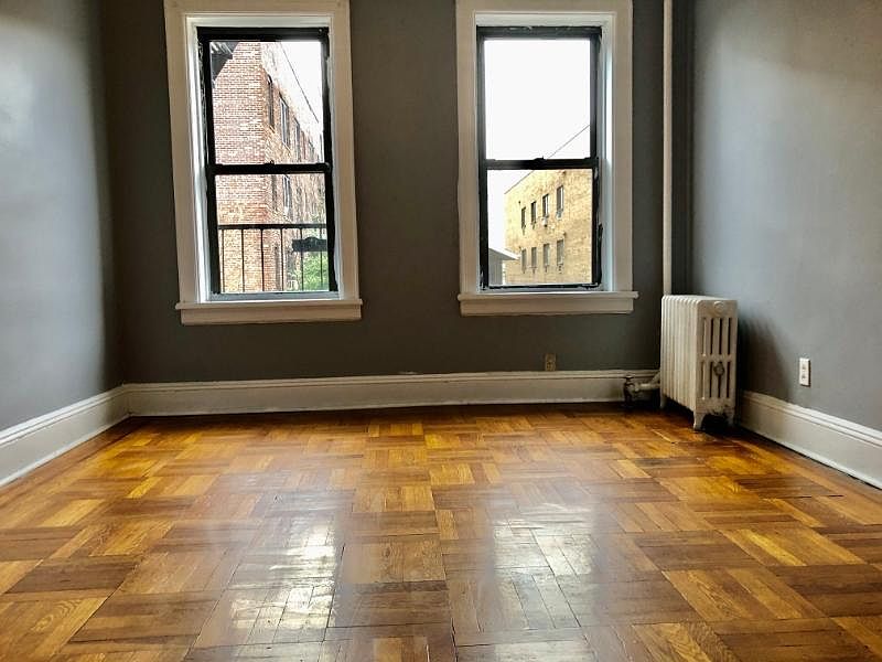 2nd image of 92 W 34th St APT 7D