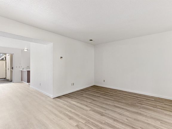 5th image of 39 Oliva Dr #E