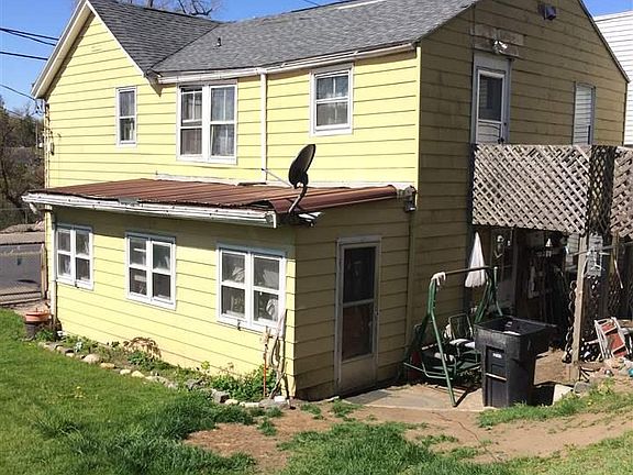 4th image of 715 Pawling Ave