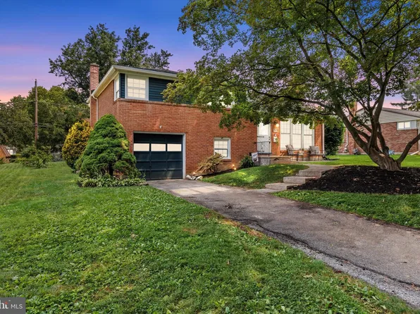 2445 Bradford Dr, York, PA 17402