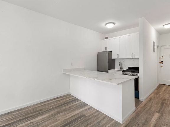 3rd image of 330 E 83rd St APT 2G