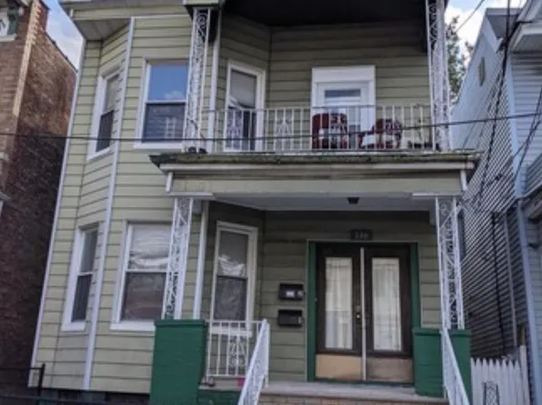 239 Bayview Avenue image 2 of 20