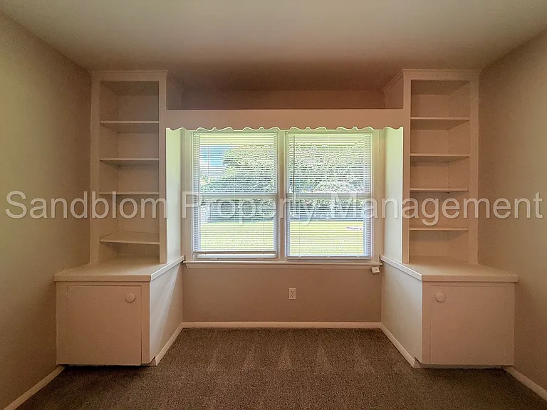 4534 E 39th St — Photo 18