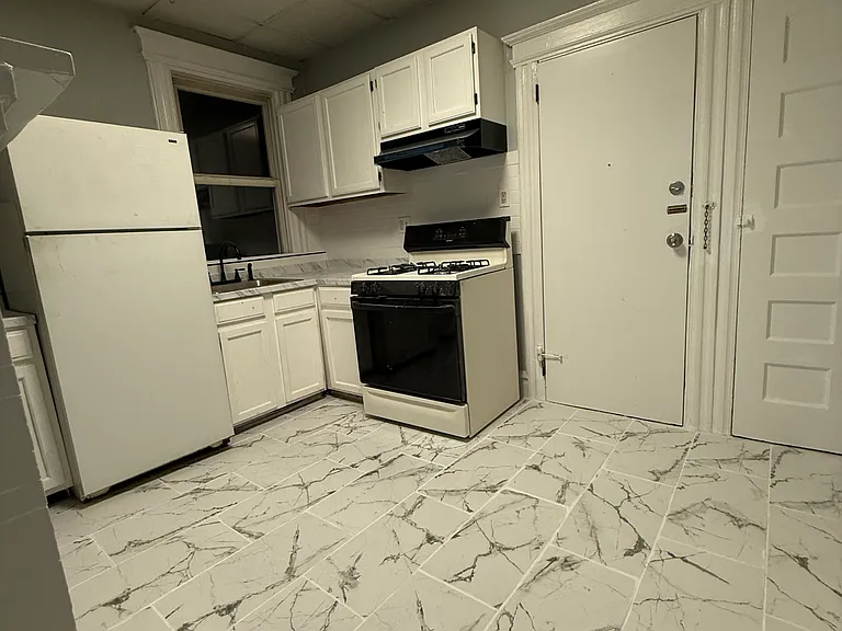 96 Cummings St #2RR — Photo 2