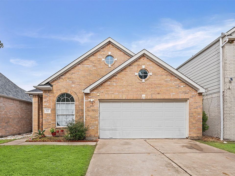 1st image of 822 Green Pines Frst