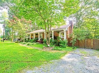 204 Sweetpea Ln, Hendersonville, NC 28791