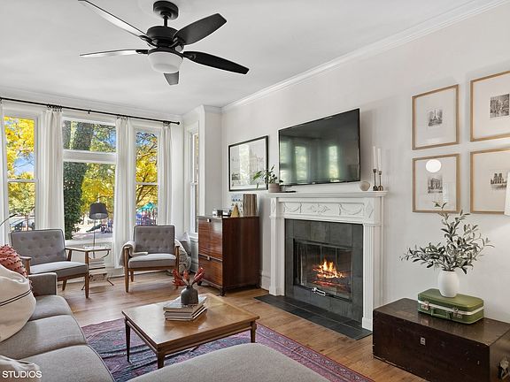 3rd image of 1037 W Lill Ave #2E