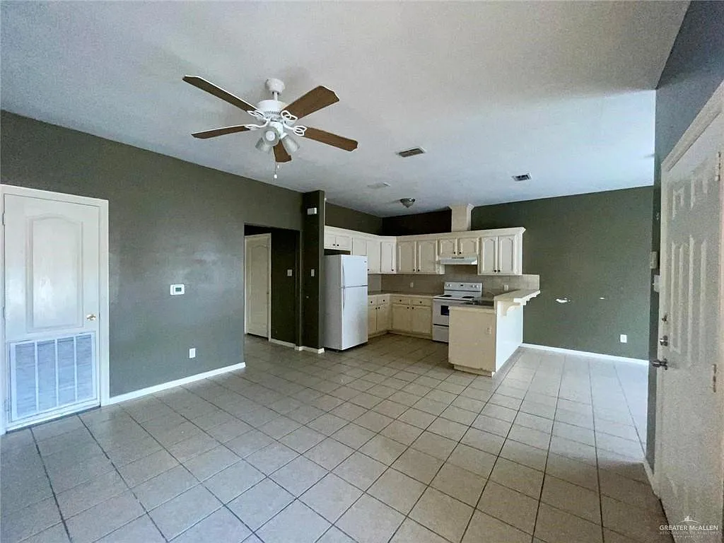 2 bed, 1.0 bath, 930 sqft, $690 — Photo 4