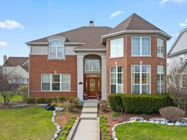 1540 N Oakmont Dr, Vernon Hills, IL 60061