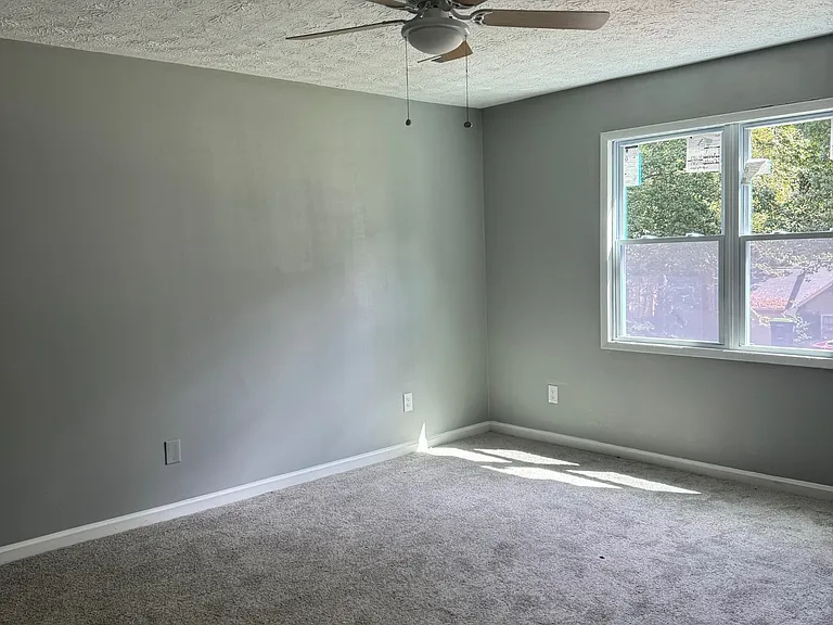 171 Adrian Dr — Photo 9