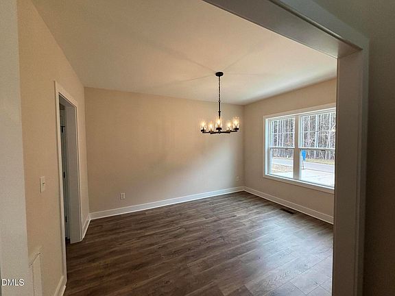 4th image of 422 Rye Way