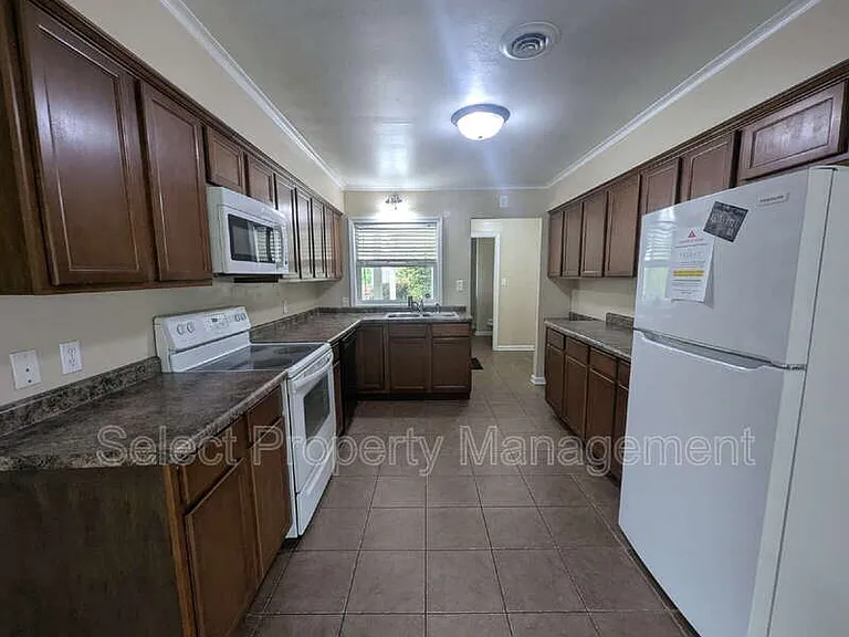 3510 Glencairn Dr — Photo 10