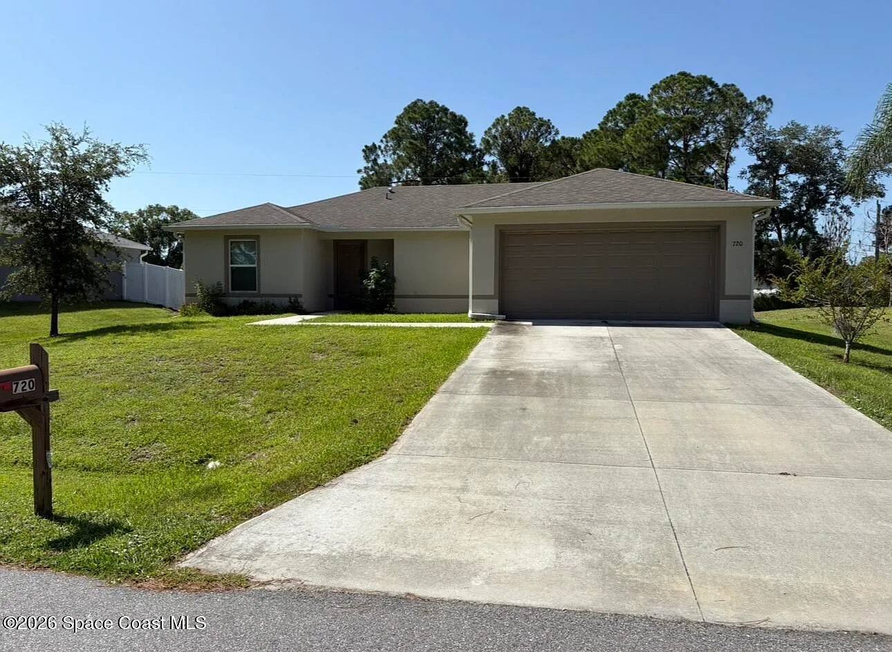 3 bed, 5.0 bath, 1294 sqft, $2,000 — Photo 1