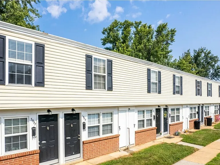 Waters Edge Exterior