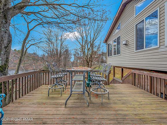 4th image of 115 Seneca Ct