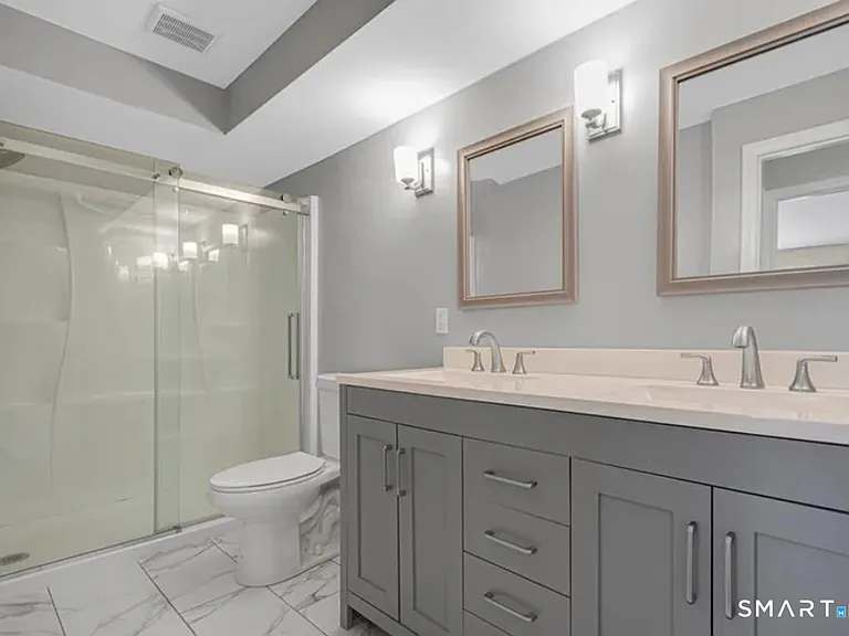 115 S Main St #C18 — Photo 8