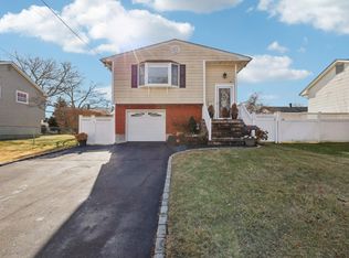 334 Garden City St, Islip Terrace, NY 11752