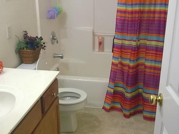 4th image of 725 Demaret Dr #A