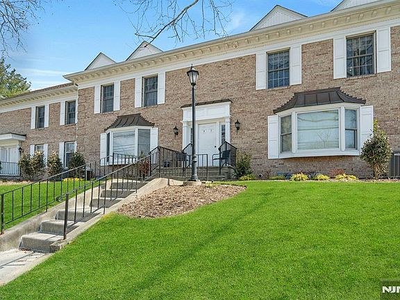 2nd image of 7 S Maple Ave #7B