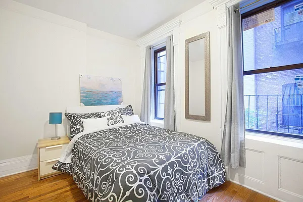 Rented by Avenues Real Estate | media 31