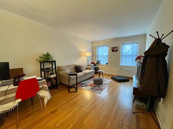 100 Woodside Green