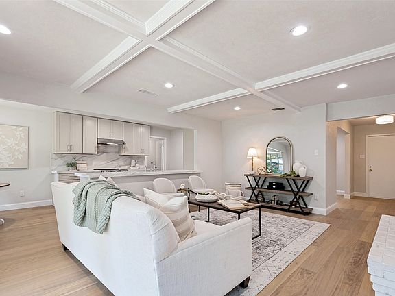 5th image of 2221 Scarlet Ln
